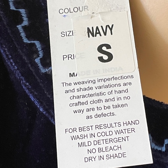 NWT Navy Velvet Embroidered Dress Size Small/Medium - Picture 7 of 8